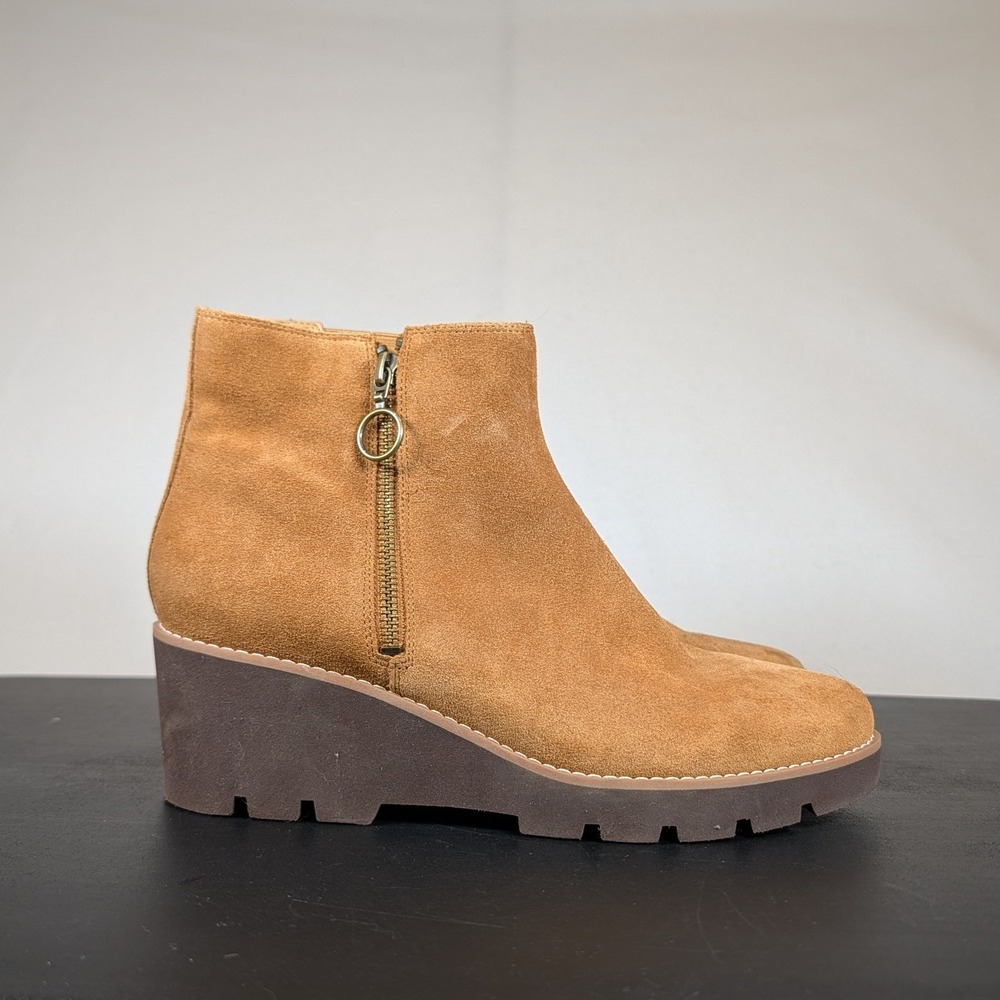 Vionic Hazal Camel Suede Water Repellent Wedge Ankle Boots Womens 9.5
